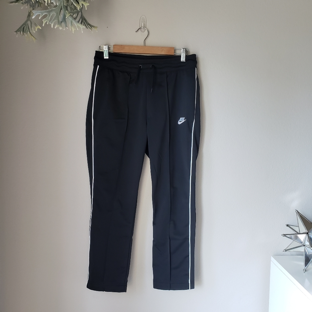 âť—SOLDâť—Nike | Heritage Black Track Pants - Picture 6 of 14